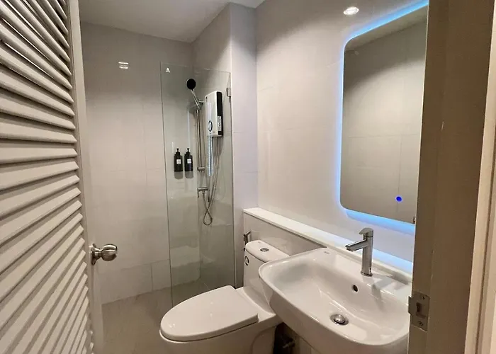 2 Bed & 2 Bath Suite, 2nd Floor * Bangkok