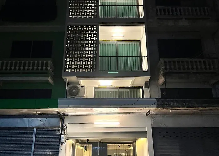 2 Bed & 2 Bath Suite, 2nd Floor *